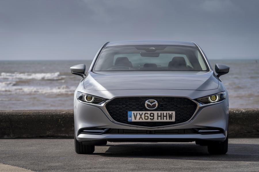  Mazda3 Skyactiv-X Sport Sedan (BP) 2019 года  (UK) (фото 30 из 42)
